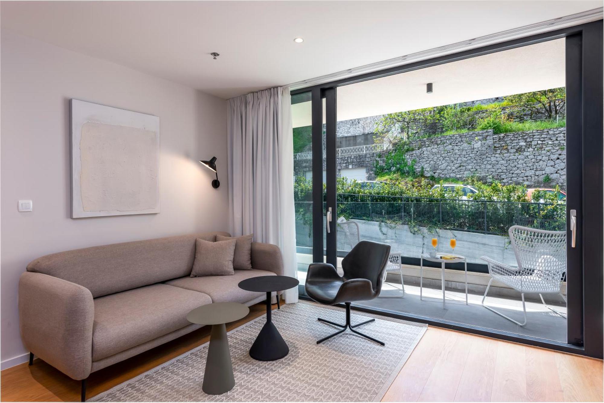 City Residences دوبروفينك المظهر الخارجي الصورة