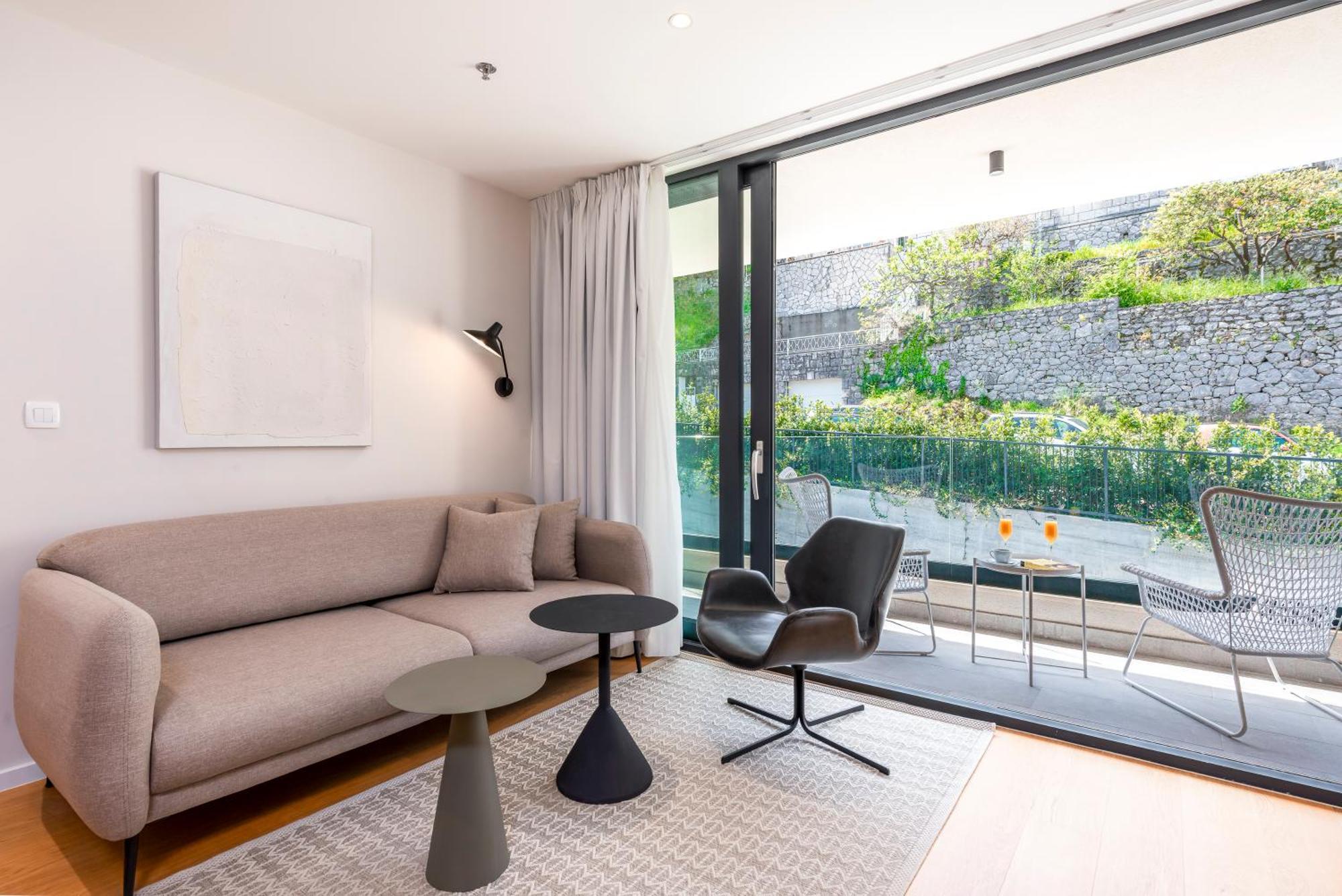 City Residences دوبروفينك المظهر الخارجي الصورة